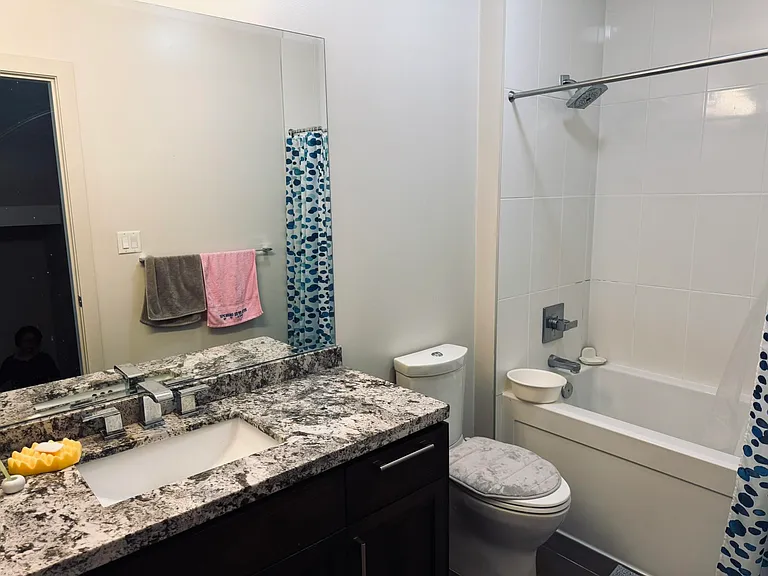 5879 Gray Ave #4 — Photo 32