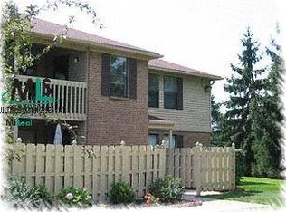 19115 Surrey Ln, Northville, MI 48167