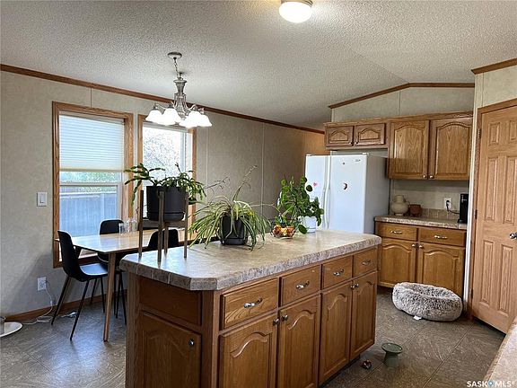 3rd image of 609 6th STREET E