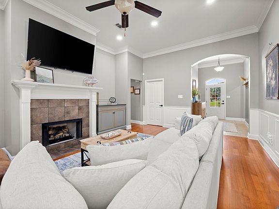 5th image of 41497 Hearthstone Ave