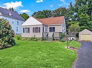 127 1/2 Oxford Rd, New Hartford, NY 13413