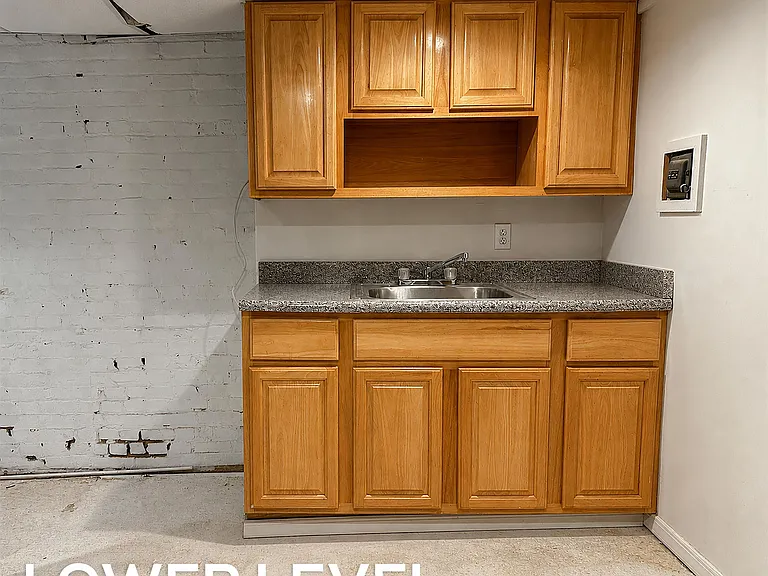 18 Howard Pl #1 — Photo 22