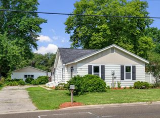 1723 Bainbridge St, La Crosse, WI 54603