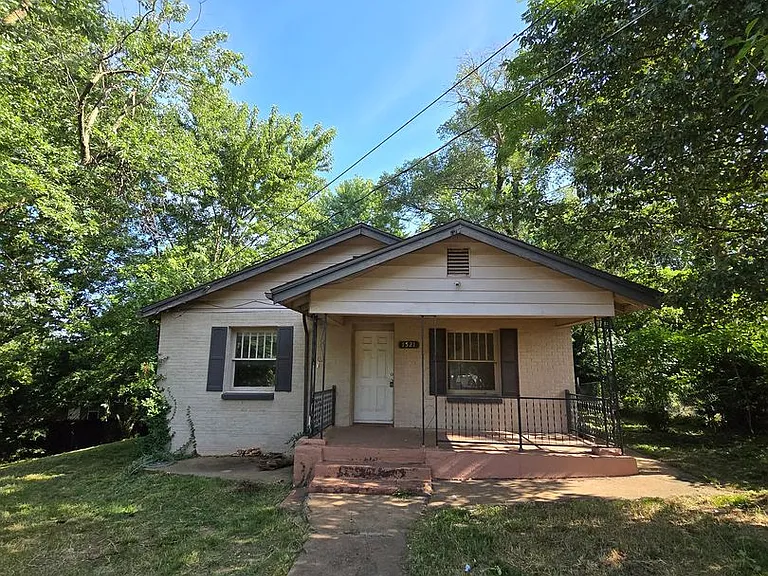 1521 W State St — Photo 1