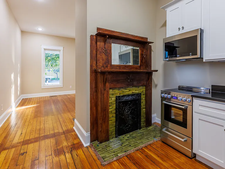 716 W Maxwell St #1 — Photo 6