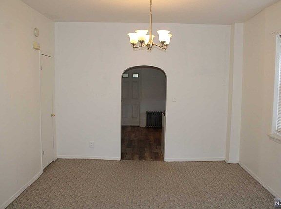 4th image of 459 Shannon Pl