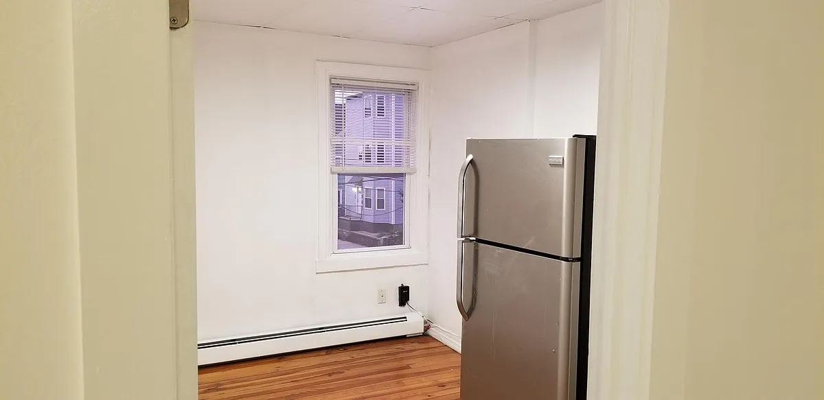 Building Photo - 146 Almy St #2