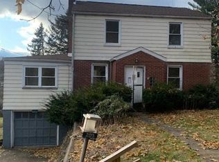 205 Collins Dr, Pittsburgh, PA 15235