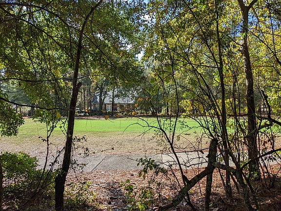 4th image of 128 Bellewood Dr