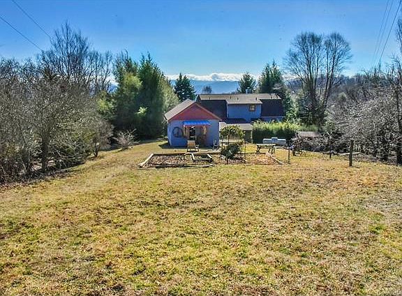 5th image of 333 Pioneer Ridge Rd