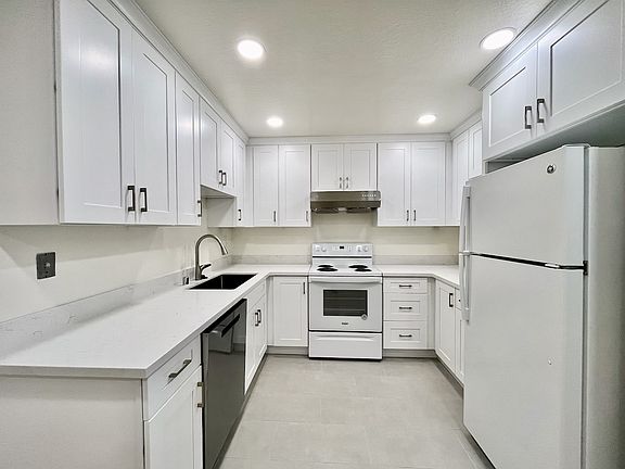 3rd image of 5867 Mission St APT 5