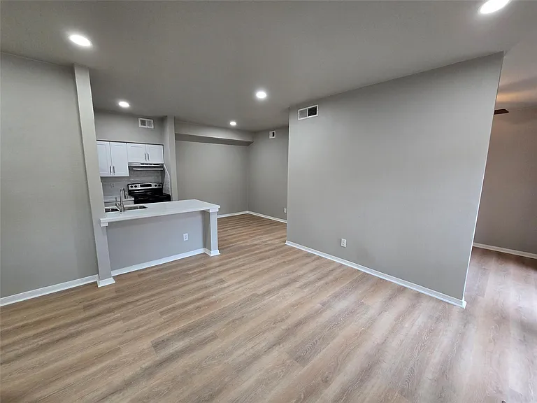 1818 Augusta Dr #15 — Photo 10