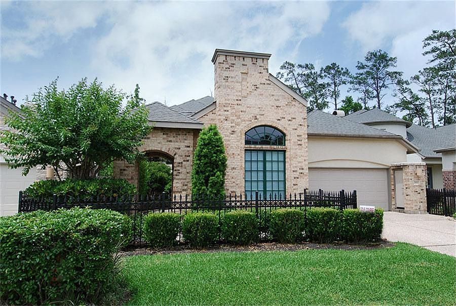 1st image of 2831 Cotswold Manor Dr