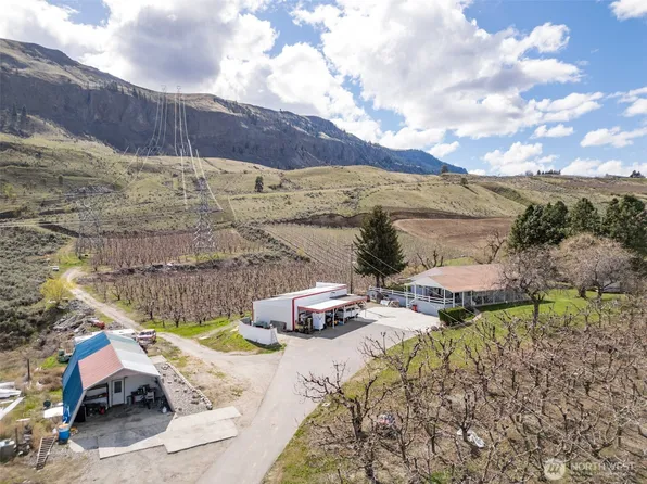 3809 Searles Road, Malaga, WA 98828