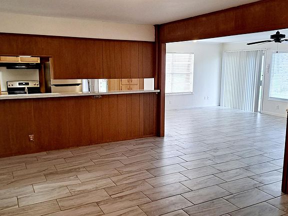 5th image of 10215 Dreamland Dr