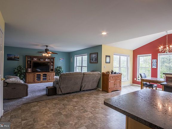 3rd image of 31 Sweetbriar Ln #L-0016