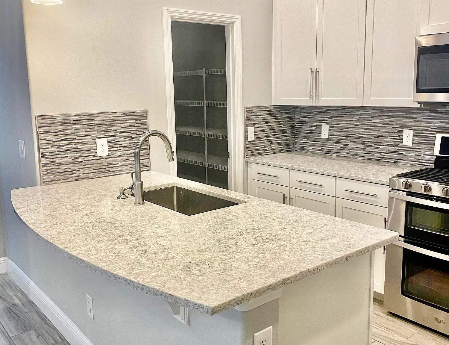 4 bed, 4.5 bath, 2511 sqft, $3,400 — Photo 3