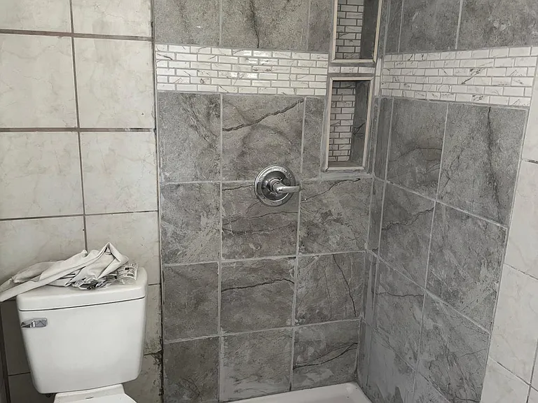 307 W Walnut St — Photo 9