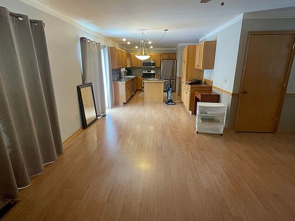 4th image of 1029 Bundy Dr