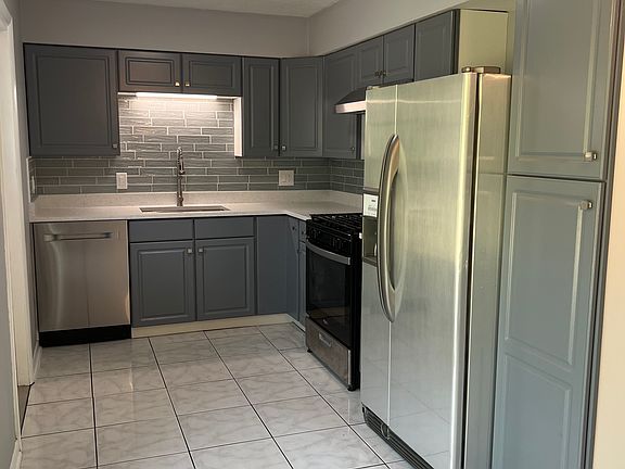4th image of 2031 NW 55th St