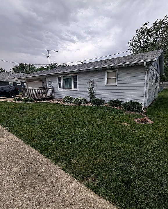 1st image of 615 10th Ave