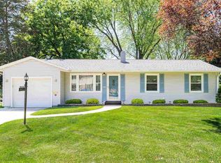 1133 N Jefferson Ave, Dixon, IL 61021