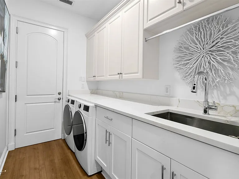 166 SE Bella Strano Port St — Photo 22