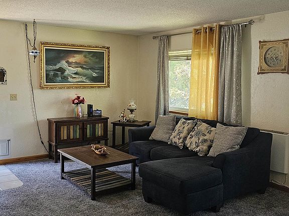 3rd image of 801 Sierra Vista Way APT 28