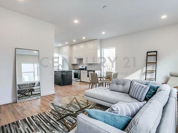 3rd image of 427 W 10th St APT 303