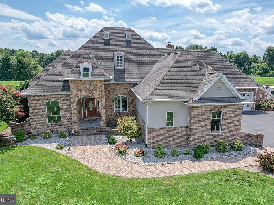 1st image of 4405 Green Briar Way