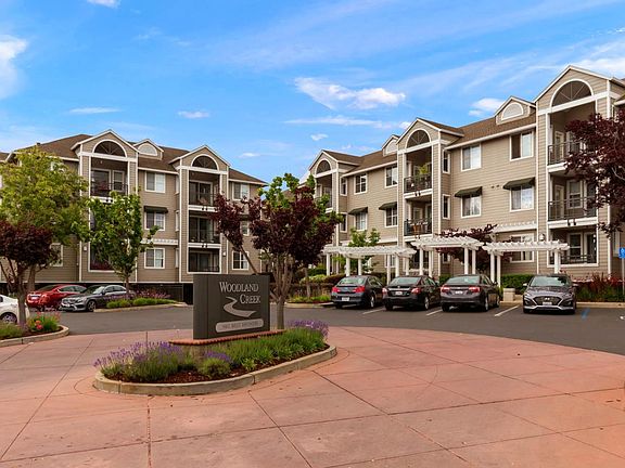 2nd image of 1982 W Bayshore Rd APT 315