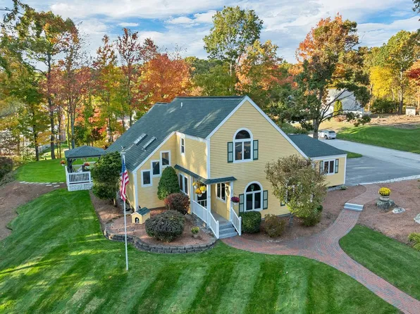 32 Lindsay Road, Hooksett, NH 03106