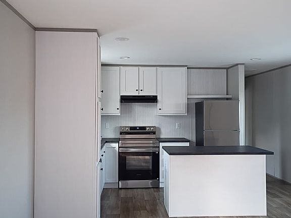 3rd image of 1456 Maple St