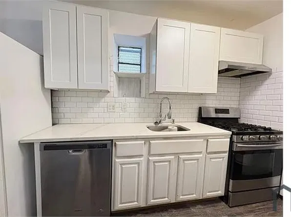 176 Summit Ave, Jersey City, NJ 07304