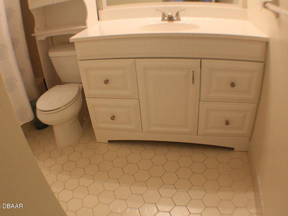 5th image of 26 Empire Ln #B