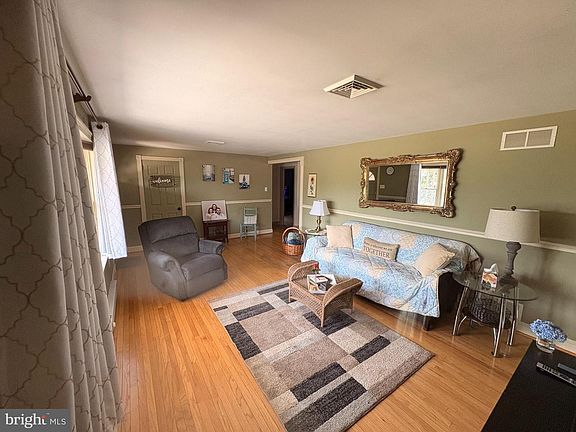 5th image of 2928 New Hanover Square Rd