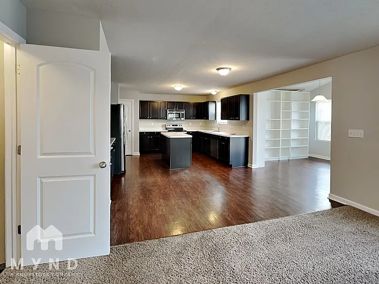 335 Cloverhill Dr — Photo 7