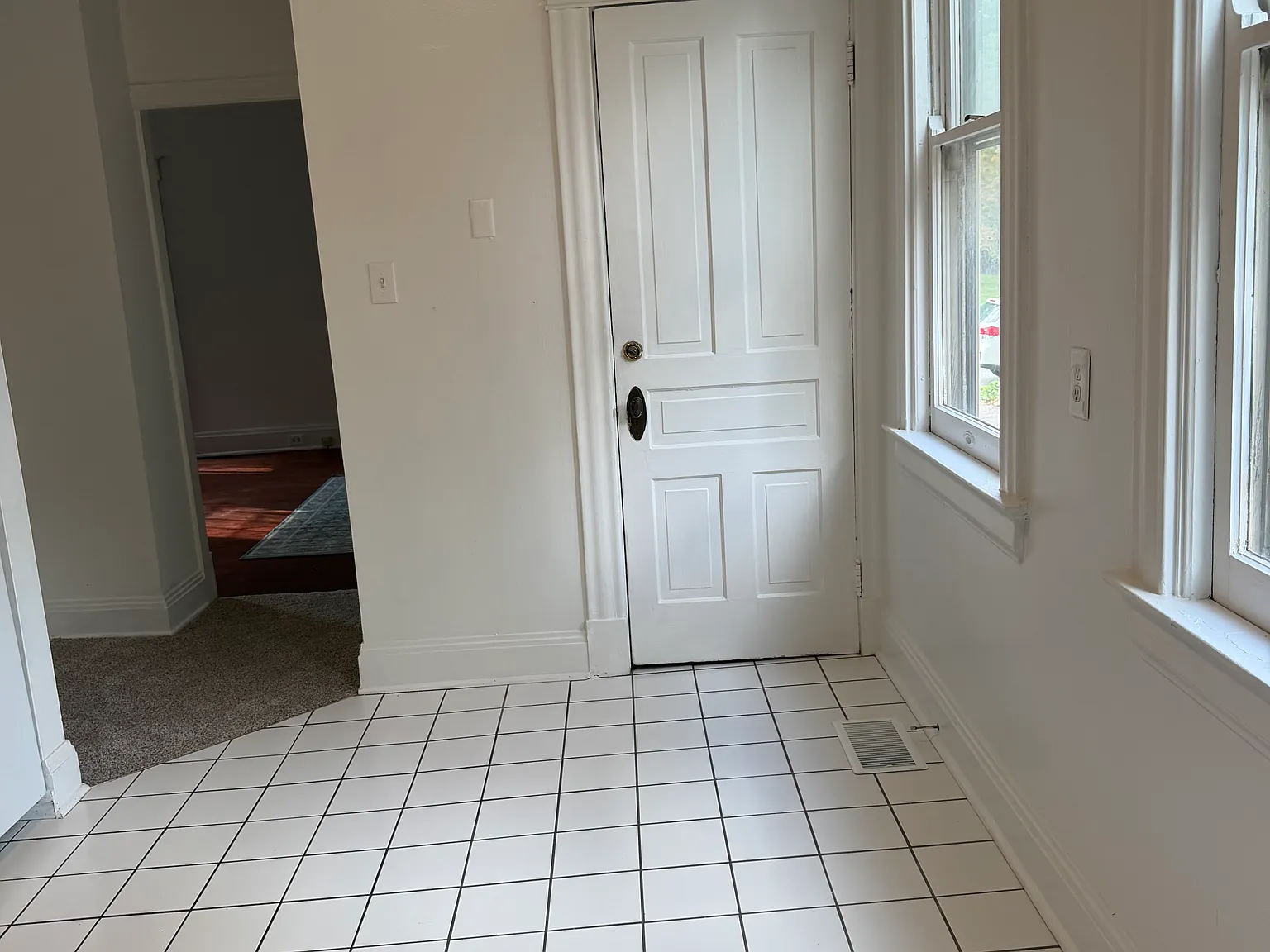 1 bed, 870 sqft, $1,575 — Photo 3
