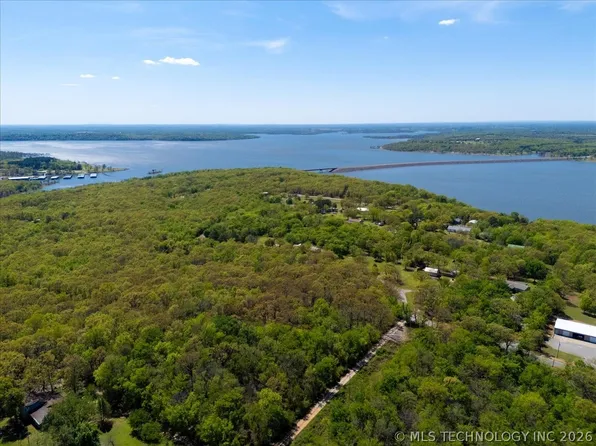 16582 W Hickory Hills Dr, Hulbert, OK 74441