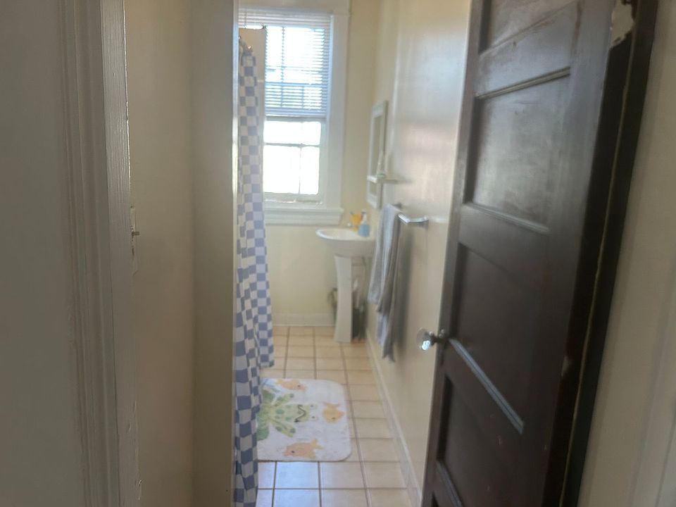2nd image of 2712 Grove Ave APT 12