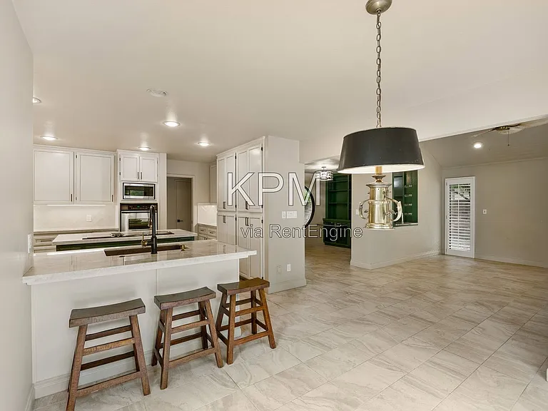 3342 Cove Cir — Photo 37