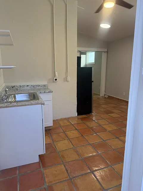 Entrance and kitchenette (stove will be installed soon) - 1011 Truman Ave #3