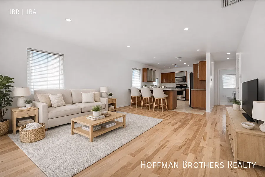 1117 S Cochran Ave Los Angeles, CA 90019 — Photo 1