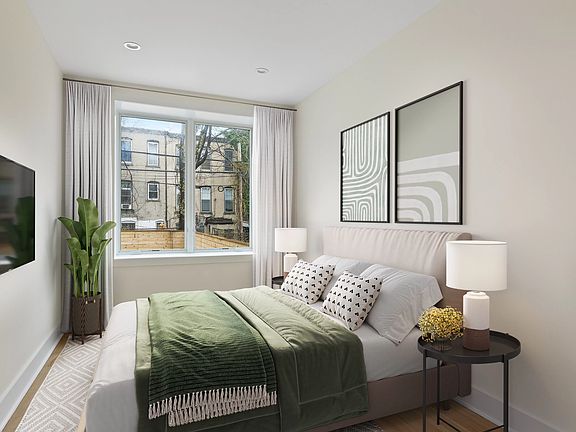 3rd image of 473 Bainbridge St #1