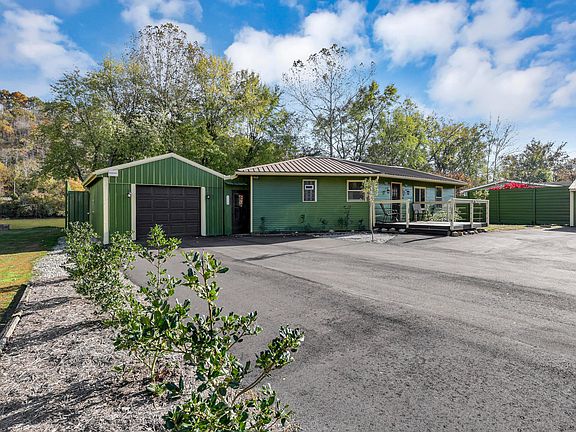 5th image of 2712 Sycamore Ln