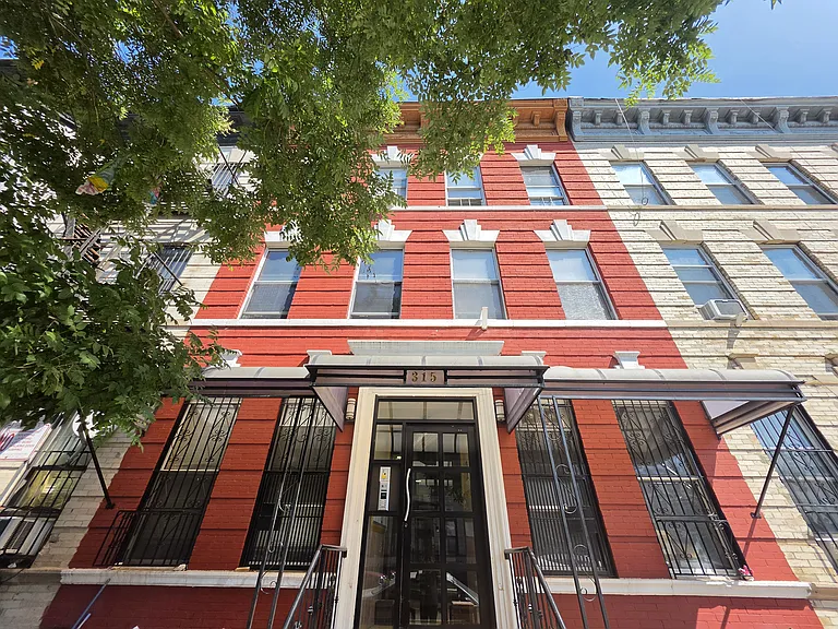 315 Chauncey St #3R — Photo 7