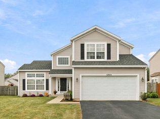 6900 Twin Falls Dr, Plainfield, IL 60586