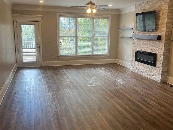 2nd image of 423 Waterford Lake Dr #423