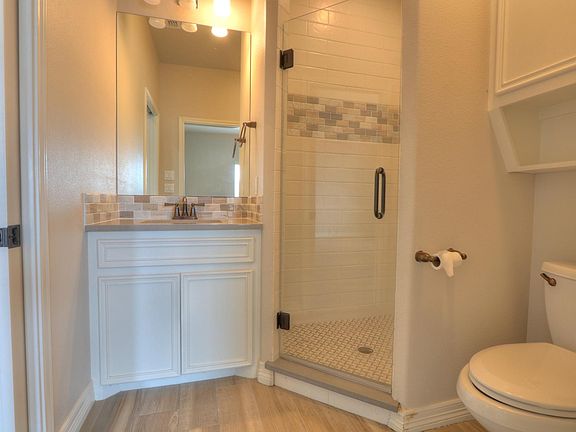 4th image of 3023 Neches Dr