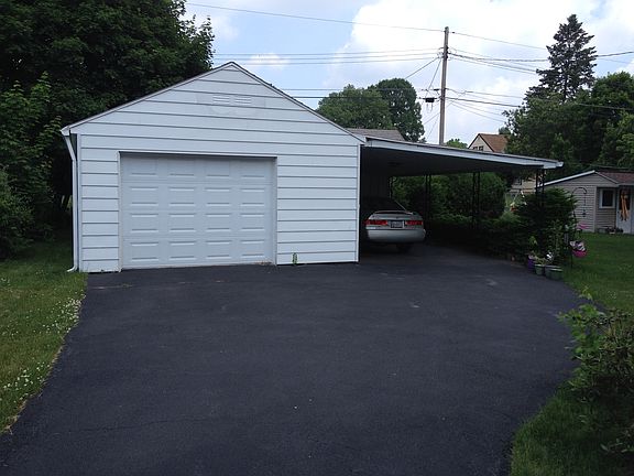 XL Detached Garage & Carport